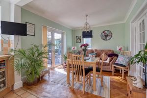 Kitchen/Diner- click for photo gallery